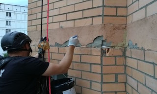 Обследование фасада здания в Тихорецке в октябре